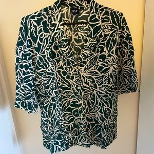 Gap - flowy vacation shirt, green design